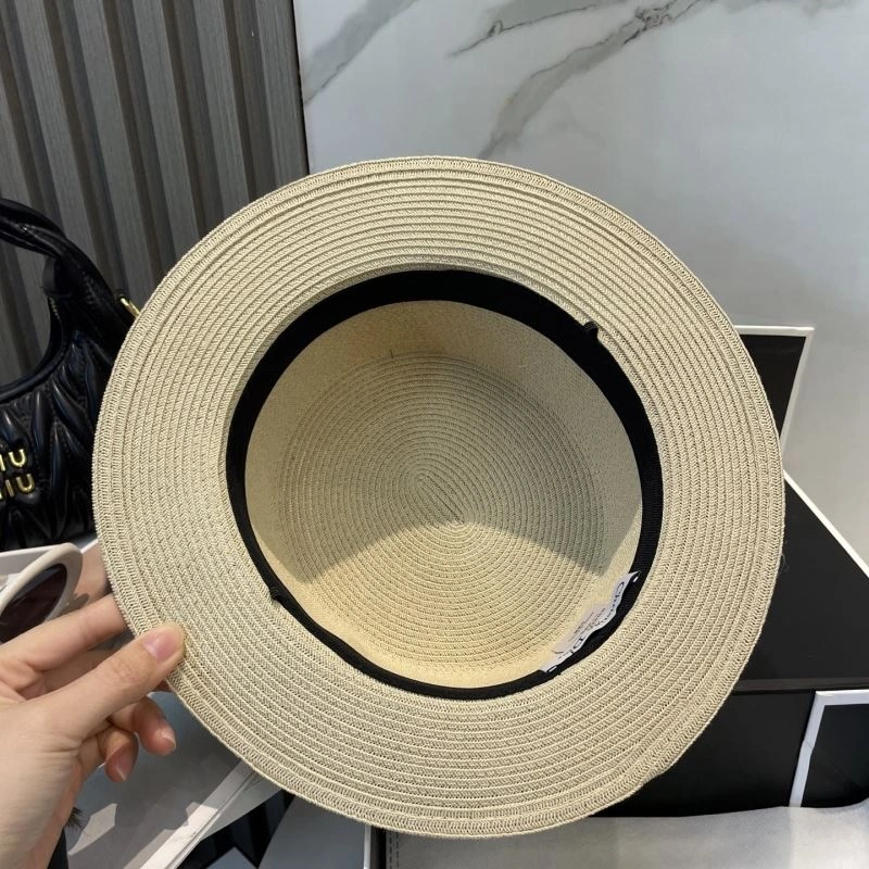 Effortless Christian Dior Caps 259297
