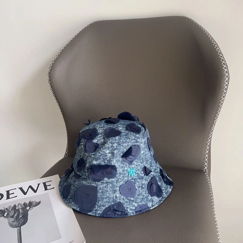 Christian Dior Caps Trendy 259309