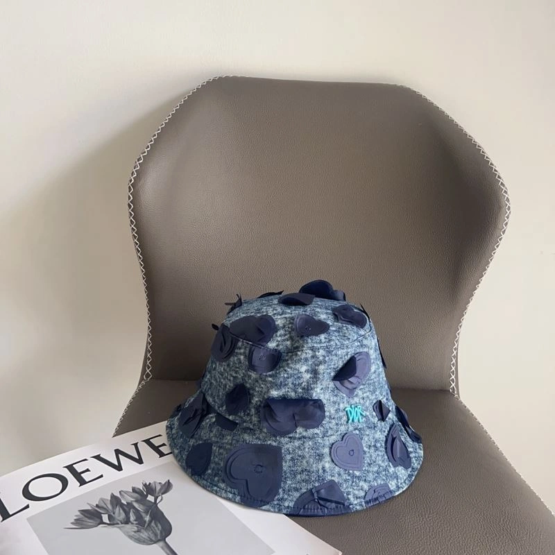 Christian Dior Caps Trendy 259309