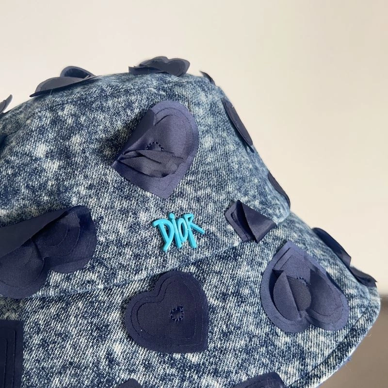 Christian Dior Caps Trendy 259309