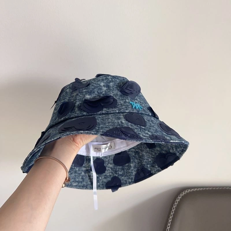 Christian Dior Caps Trendy 259309