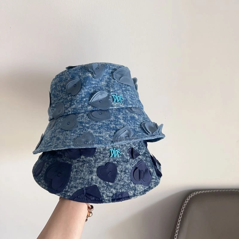Christian Dior Caps Trendy 259309
