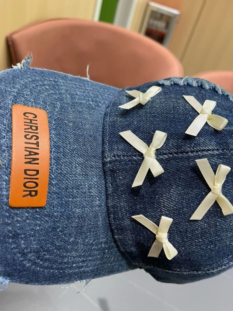 Christian Dior Caps Comfortable 259277