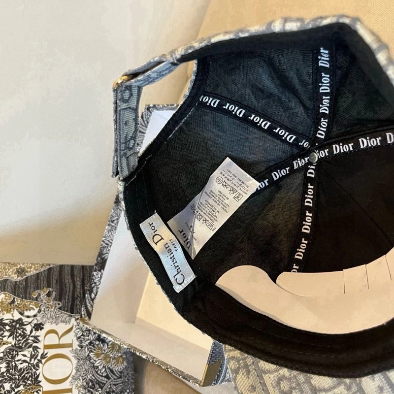 Christian Dior Caps Seasonal 259238