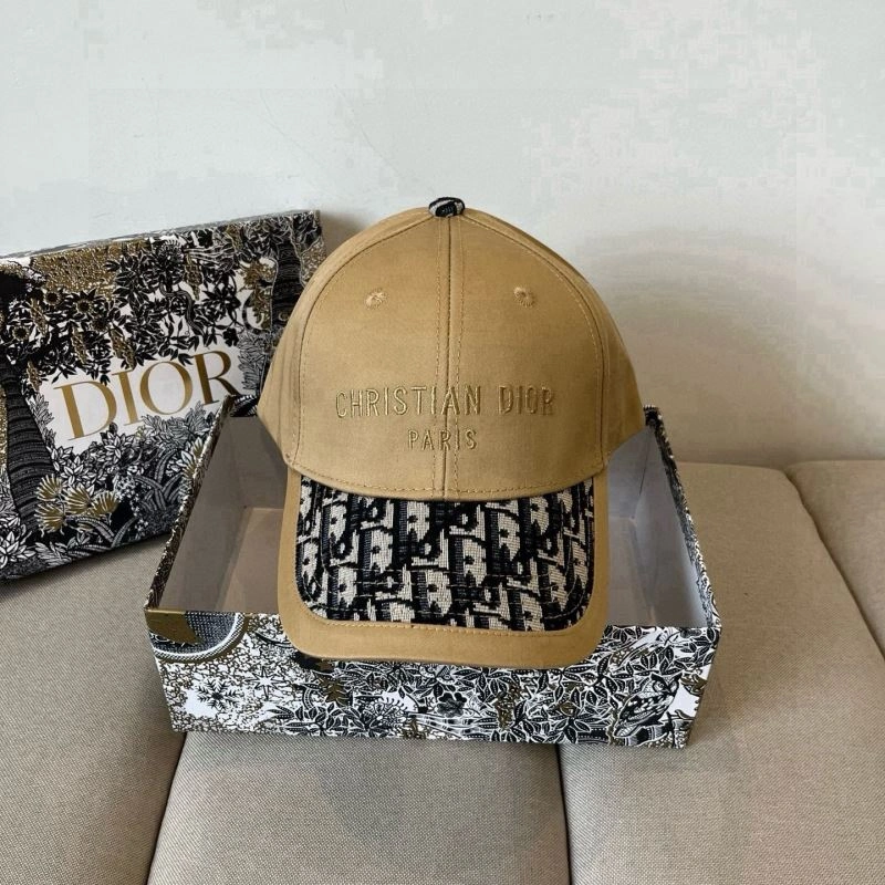 Christian Dior Caps Functional 259237