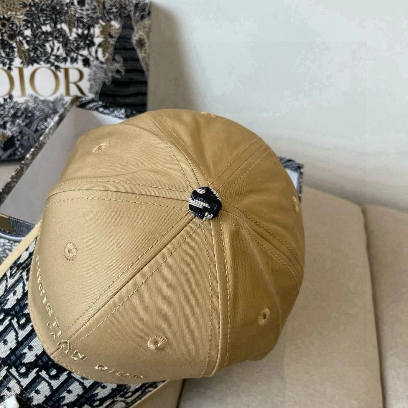 Christian Dior Caps Functional 259237