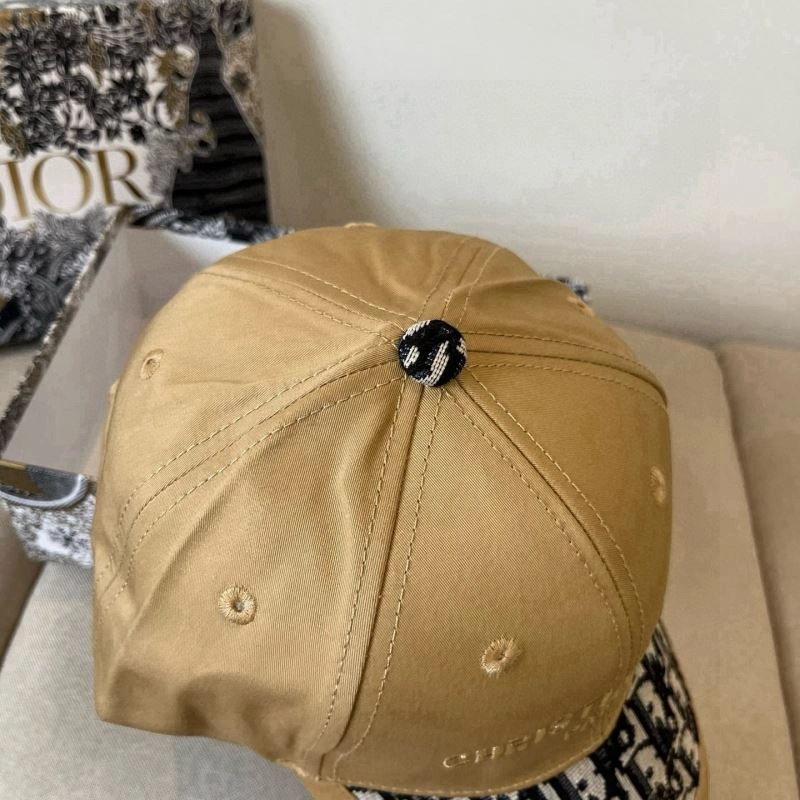 Christian Dior Caps Functional 259237