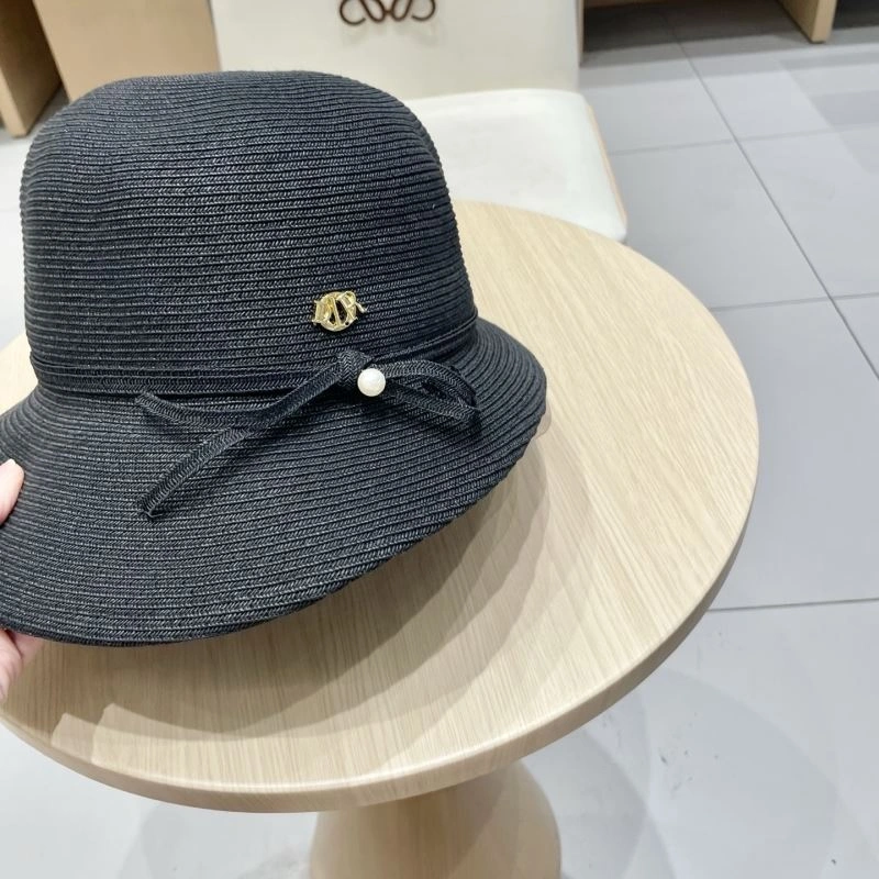 Youthful Christian Dior Caps 262236