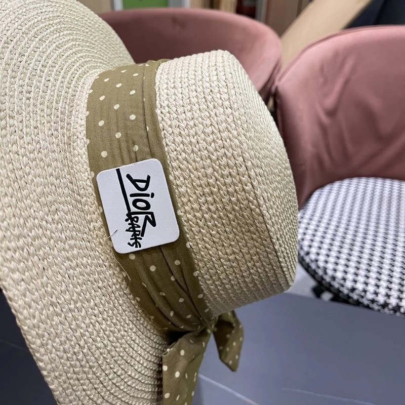 Christian Dior Caps Chic 262220