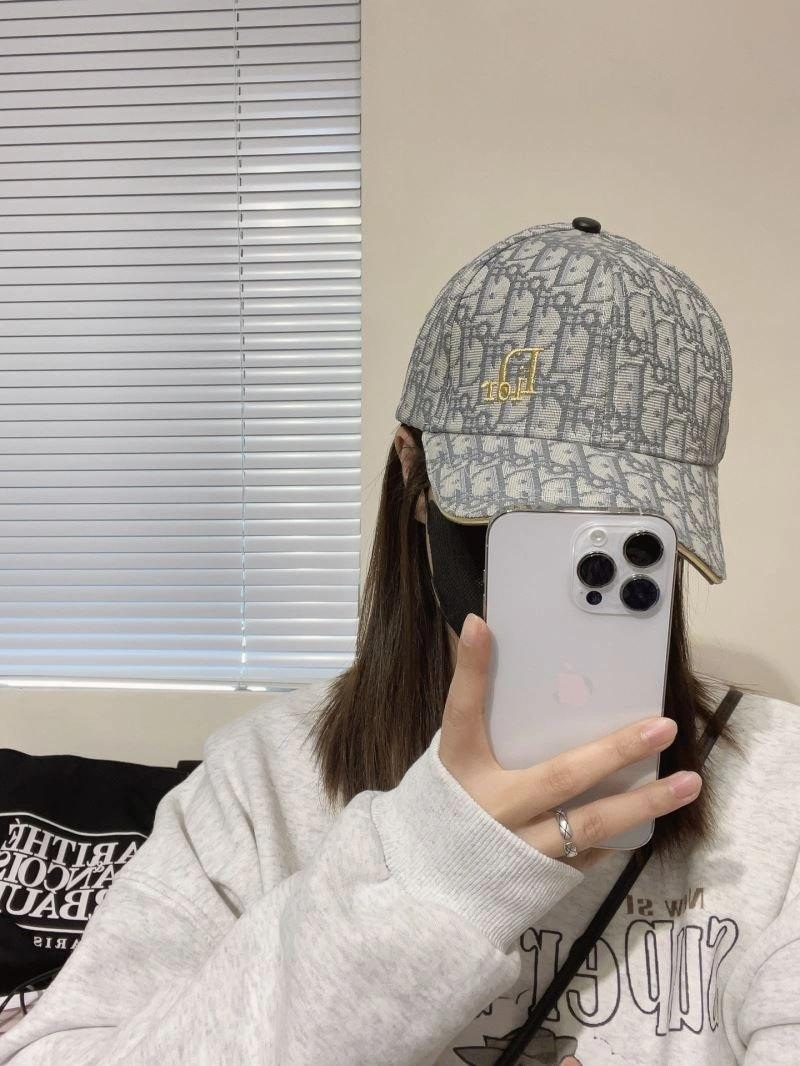 Christian Dior Caps Reliable 262221