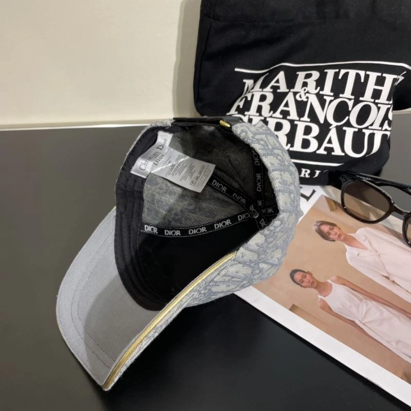 Christian Dior Caps Reliable 262221