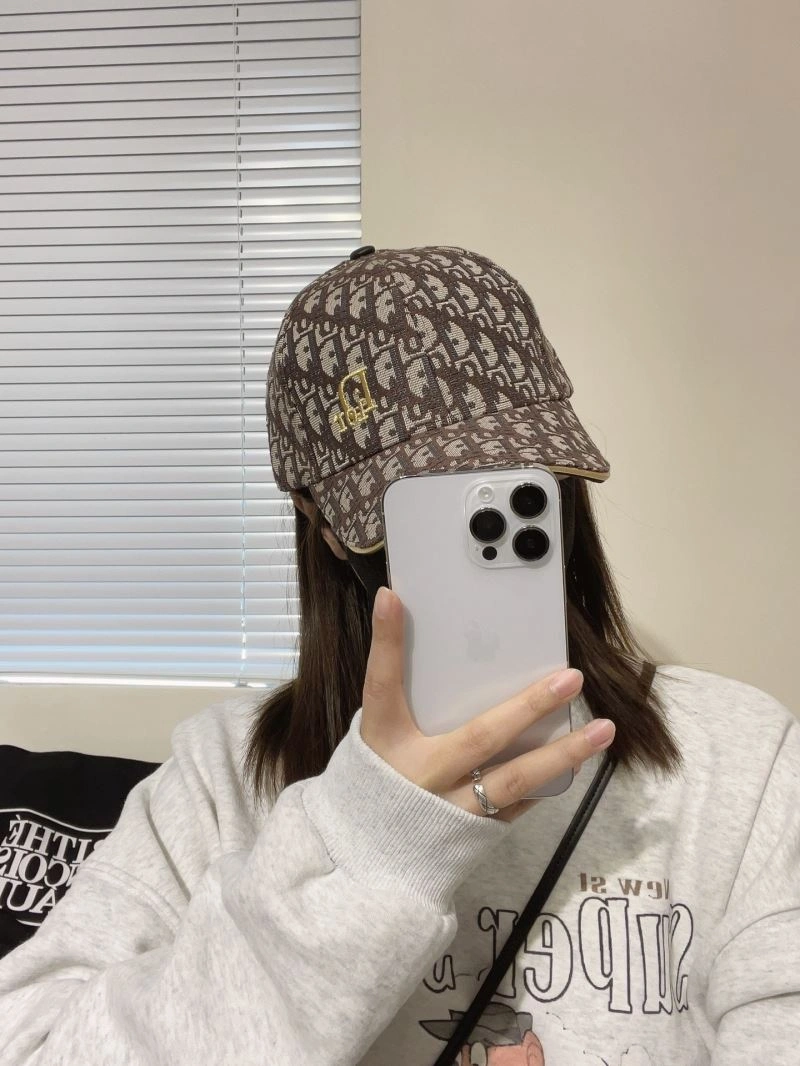 Effortless Christian Dior Caps 262217