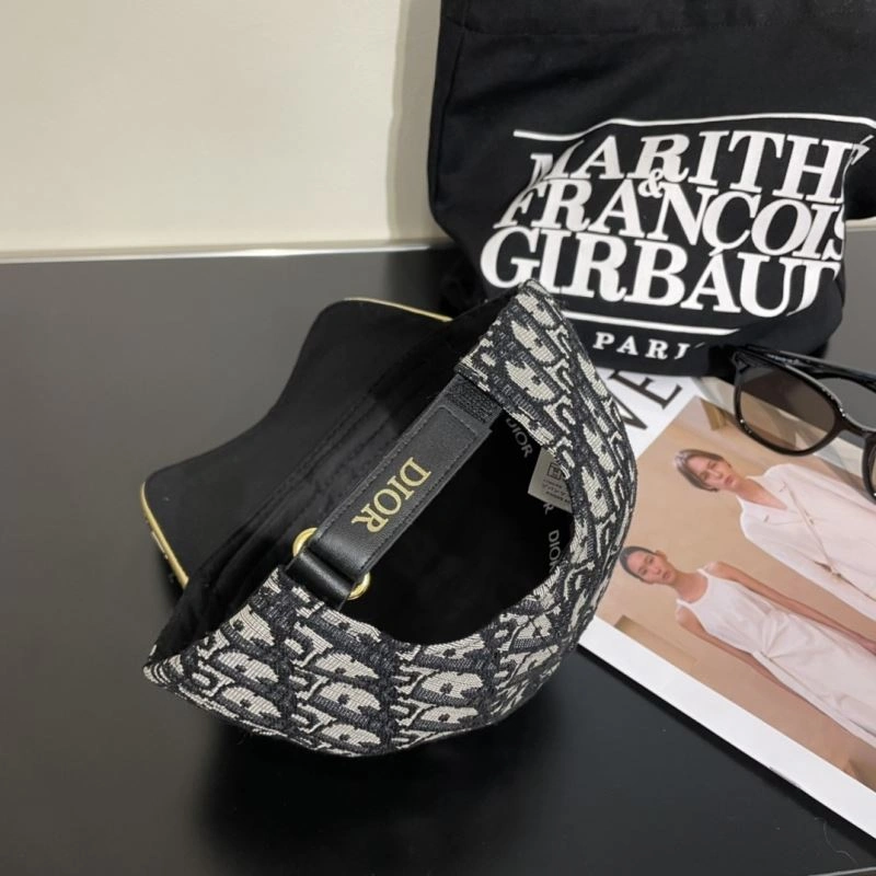 Minimalist Christian Dior Caps 262211