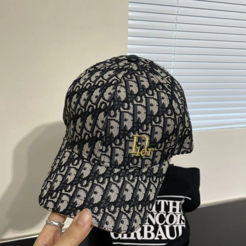 Minimalist Christian Dior Caps 262211