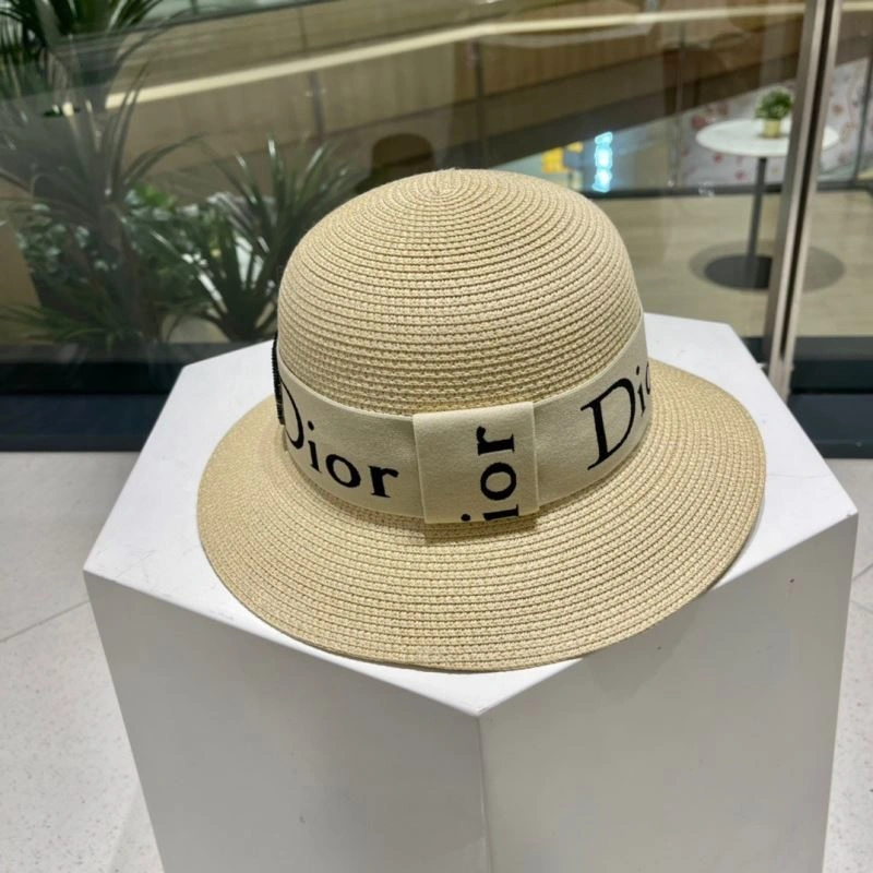 Christian Dior Caps ModernLook 262196