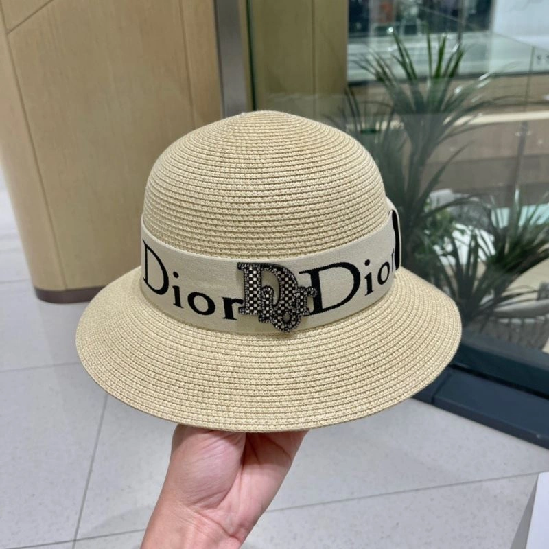 Christian Dior Caps ModernLook 262196