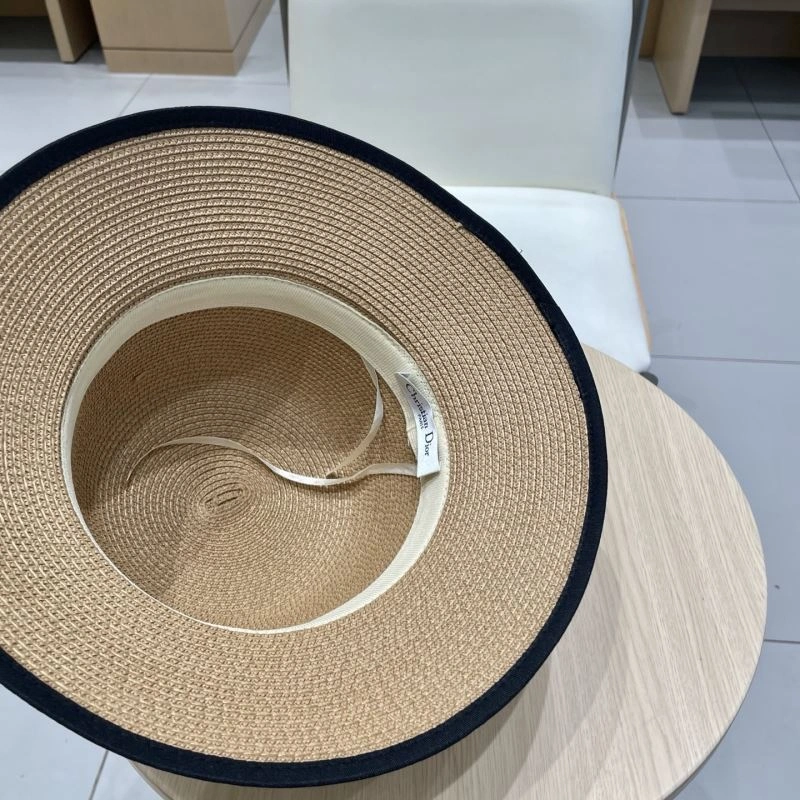 Christian Dior Caps Elegant 262143