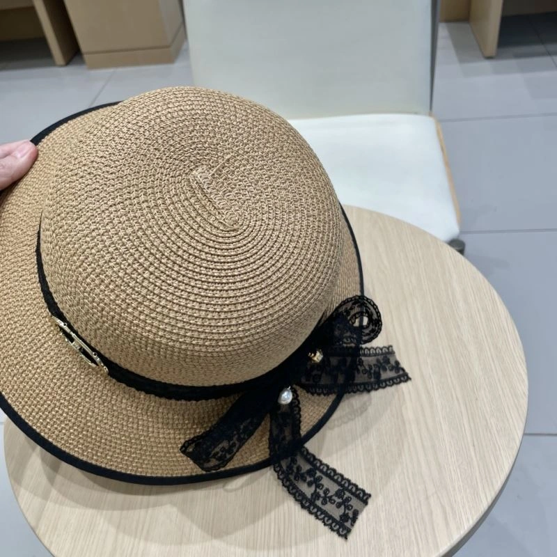 Christian Dior Caps Elegant 262143