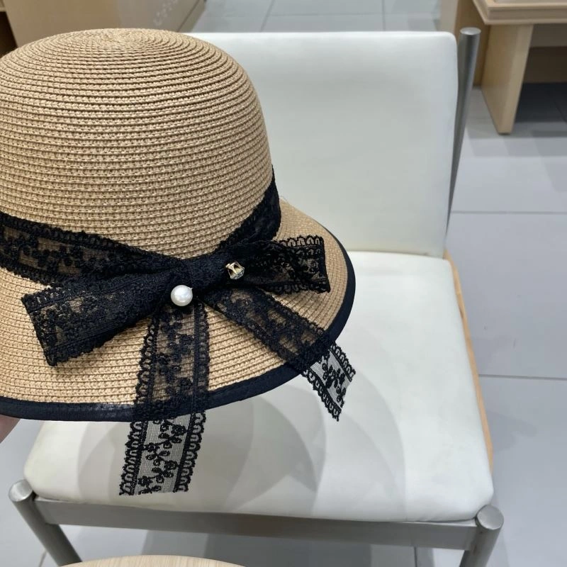 Christian Dior Caps Elegant 262143