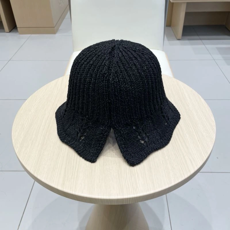 Sleek Christian Dior Caps 262134