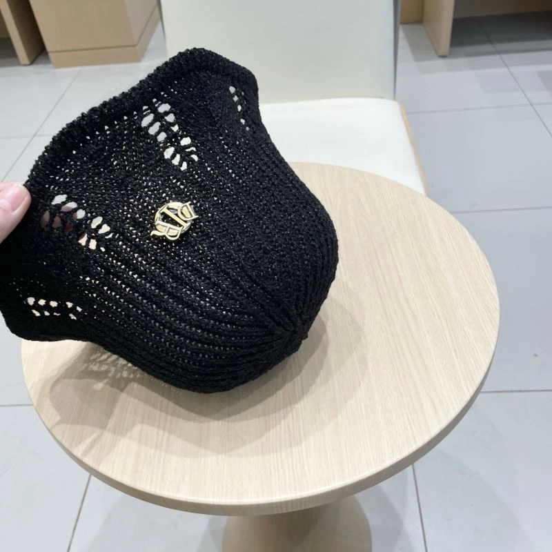 Sleek Christian Dior Caps 262134