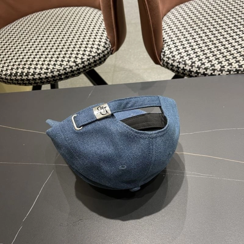 Christian Dior Caps TimelessDesign 262136