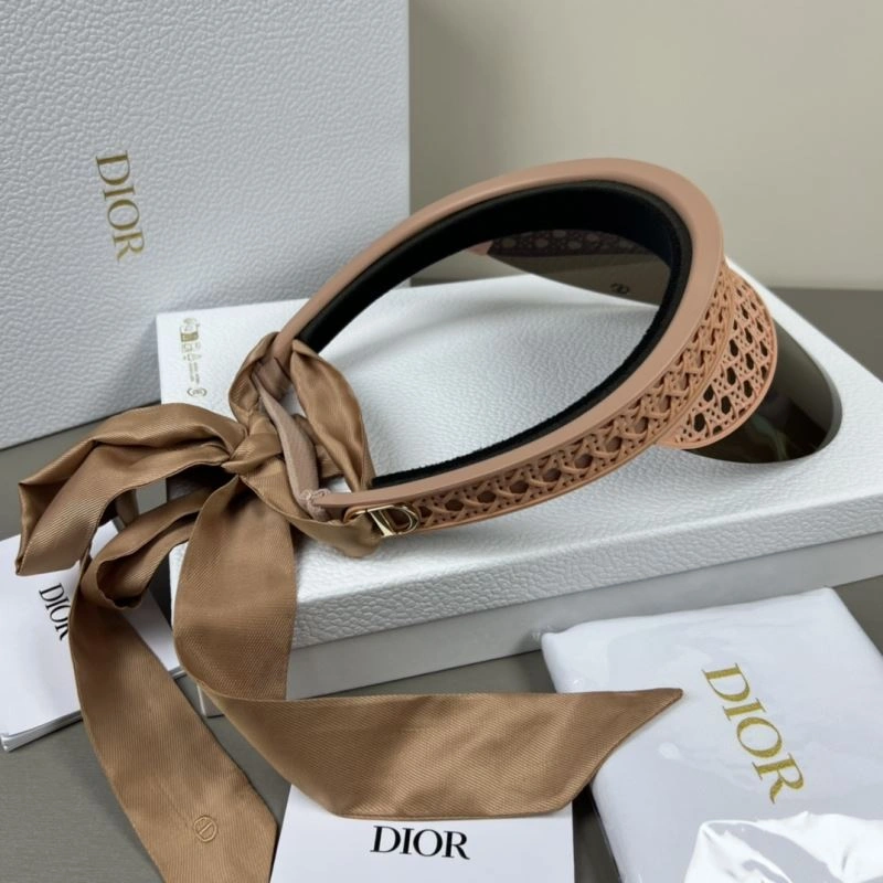 Christian Dior Caps Versatile 262641