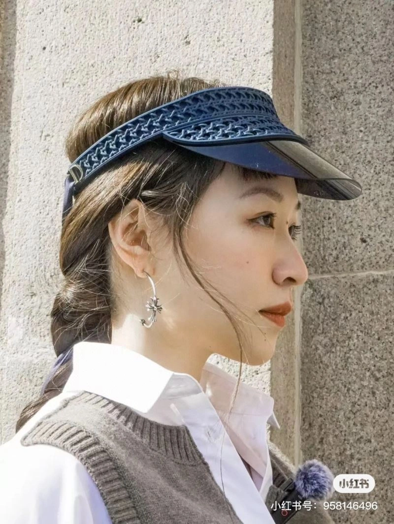 Christian Dior Caps Sophisticated 262643