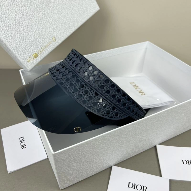 Christian Dior Caps Sophisticated 262643