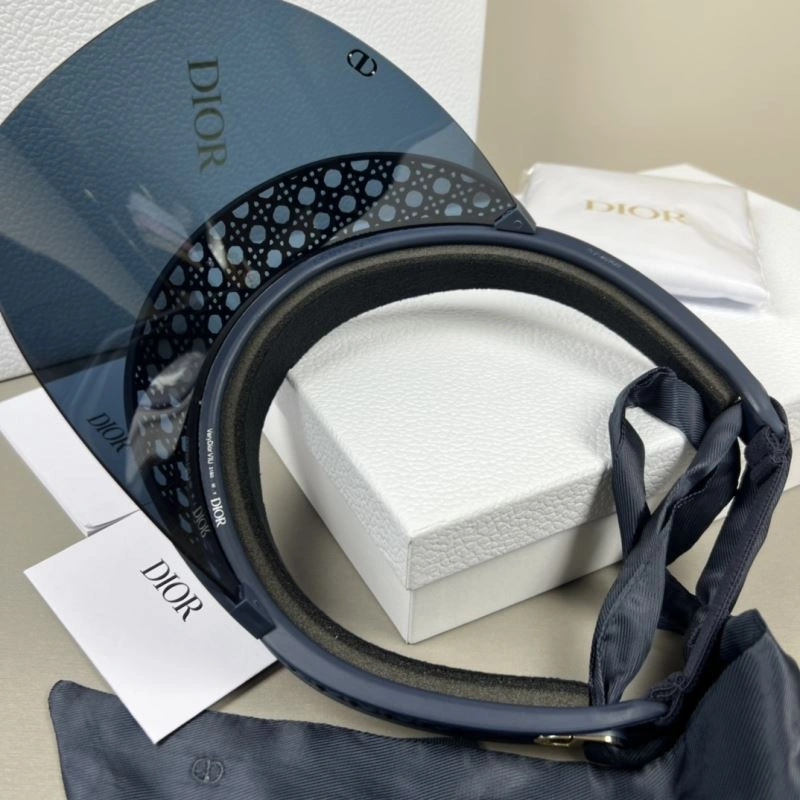 Christian Dior Caps Sophisticated 262643
