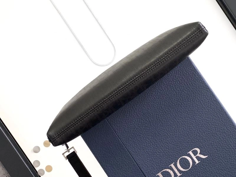 Snug Christian Dior Clutch Bags 76141