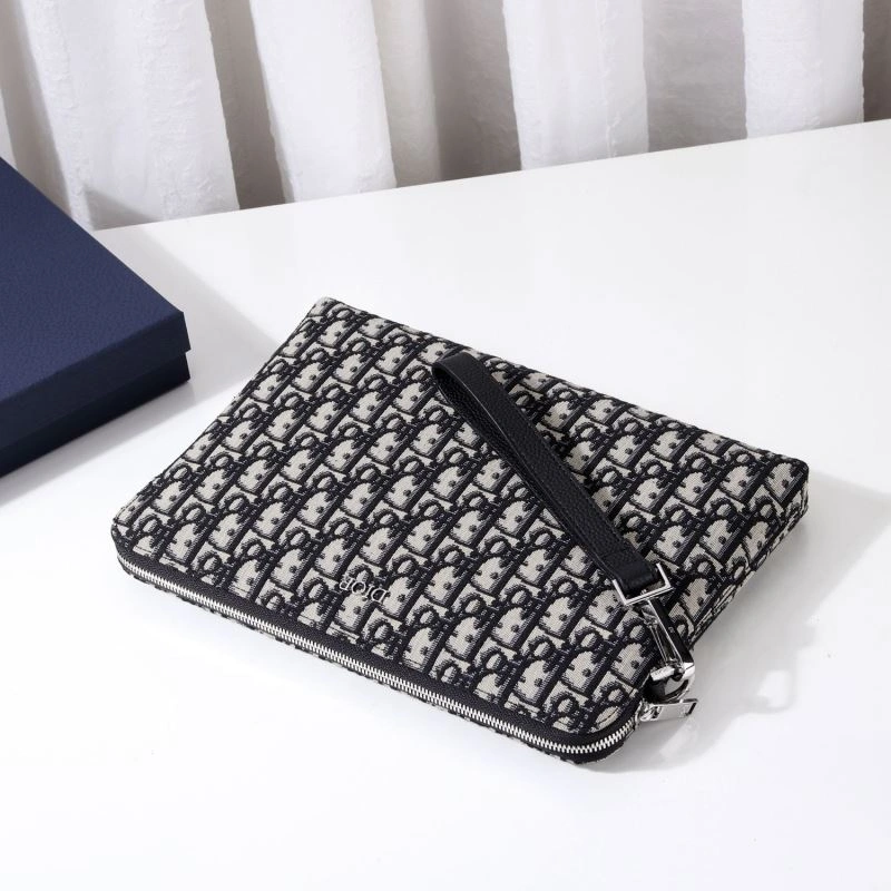 Resilient Christian Dior Clutch Bags 71233