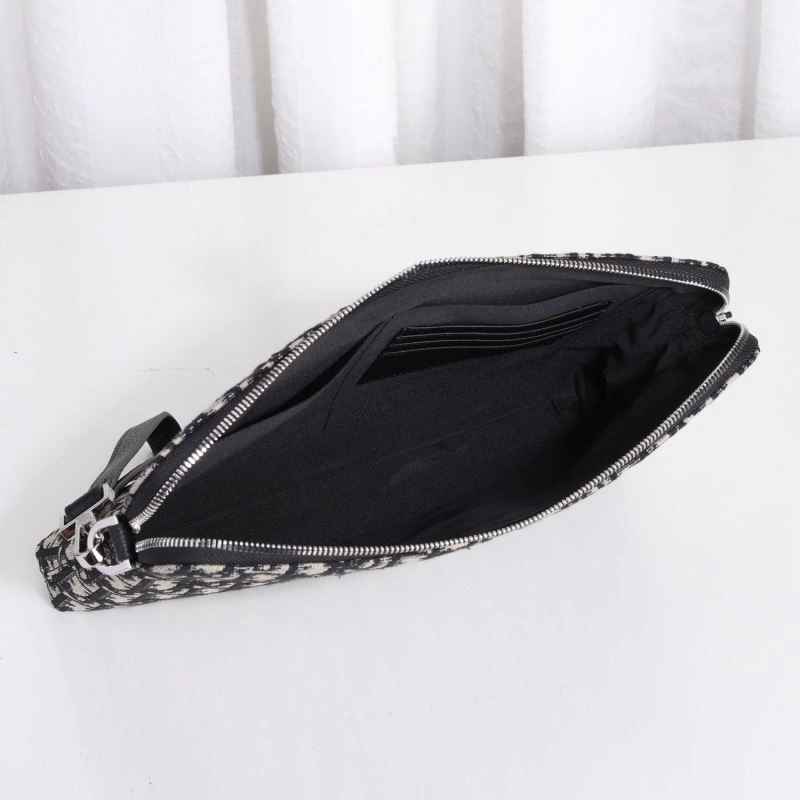 Resilient Christian Dior Clutch Bags 71233