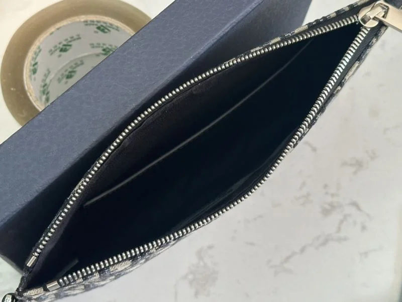 Casual Christian Dior Clutch Bags 47629