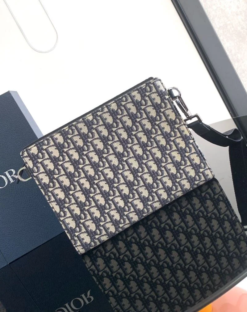 Supportive Christian Dior Clutch Bags 47649