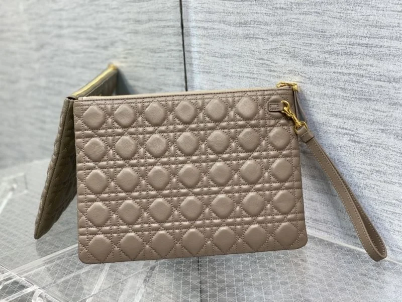 Stretchable Christian Dior Clutch Bags 47684