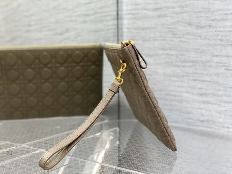 Stretchable Christian Dior Clutch Bags 47684
