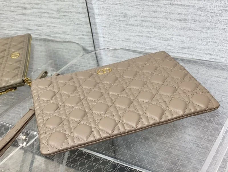 Stretchable Christian Dior Clutch Bags 47684