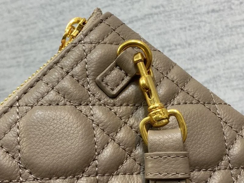 Stretchable Christian Dior Clutch Bags 47684