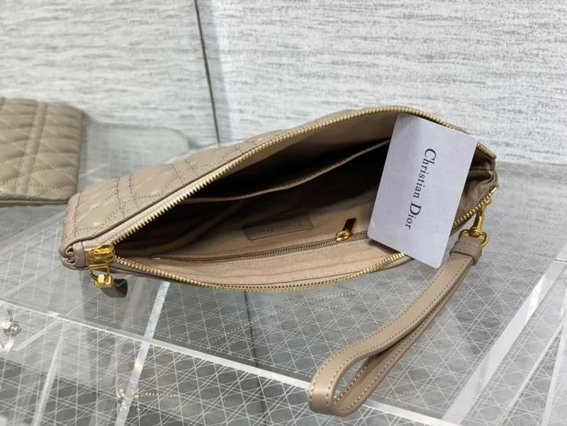 Stretchable Christian Dior Clutch Bags 47684