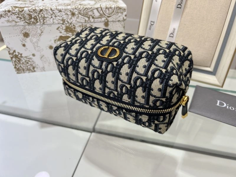 Sustainable Christian Dior Clutch Bags 77138