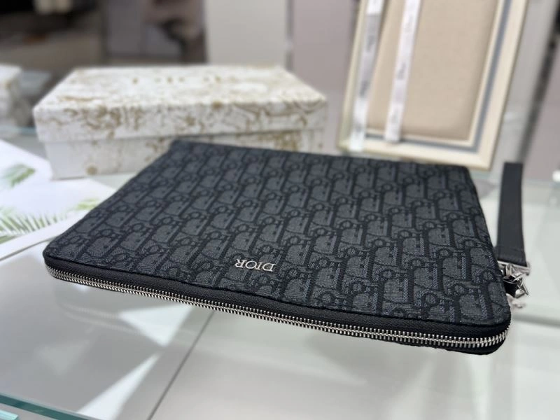 Functional Christian Dior Clutch Bags 77135
