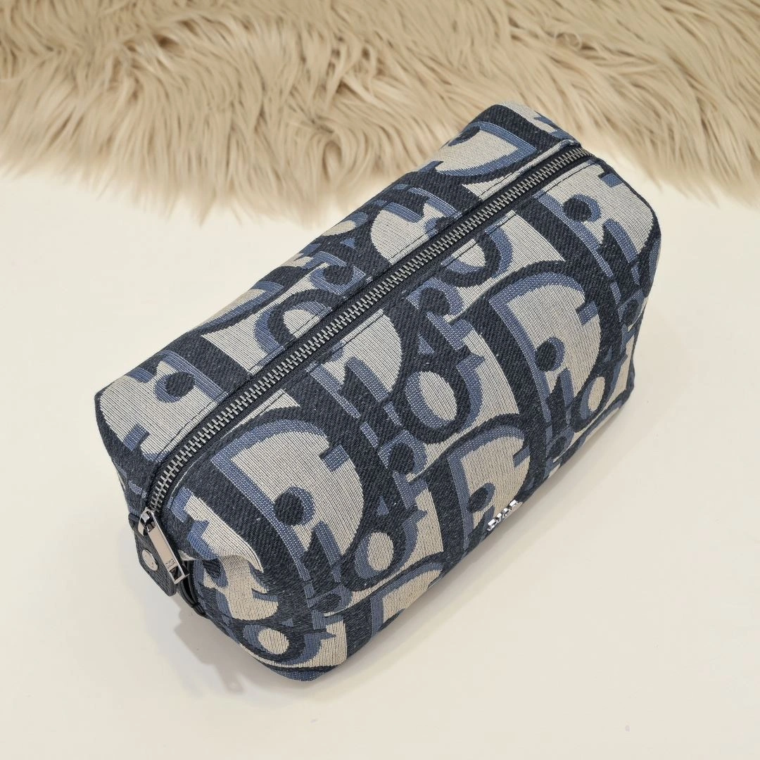 Christian Dior Cosmetic Bags OdorResistant 91196