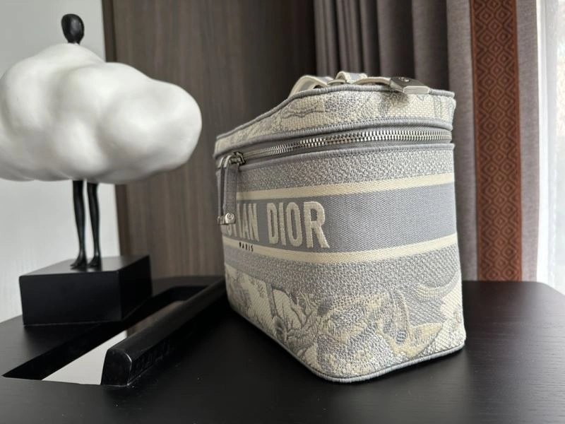 Christian Dior Cosmetic Bags Attractive 71208