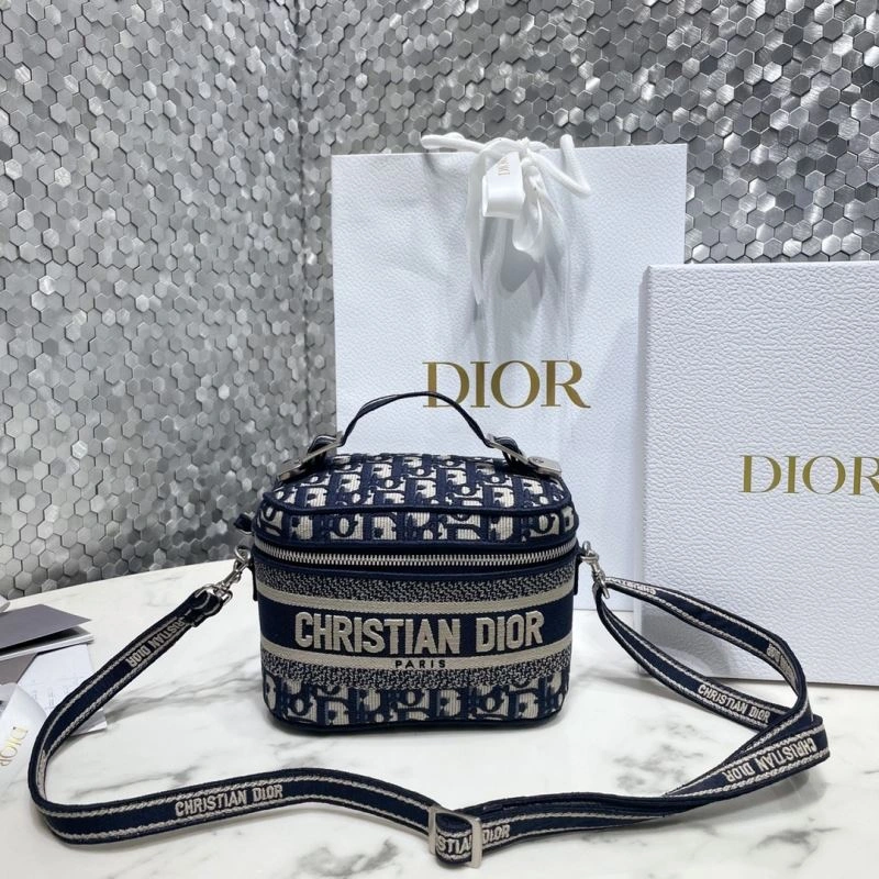 SmoothTexture Christian Dior Cosmetic Bags 71210