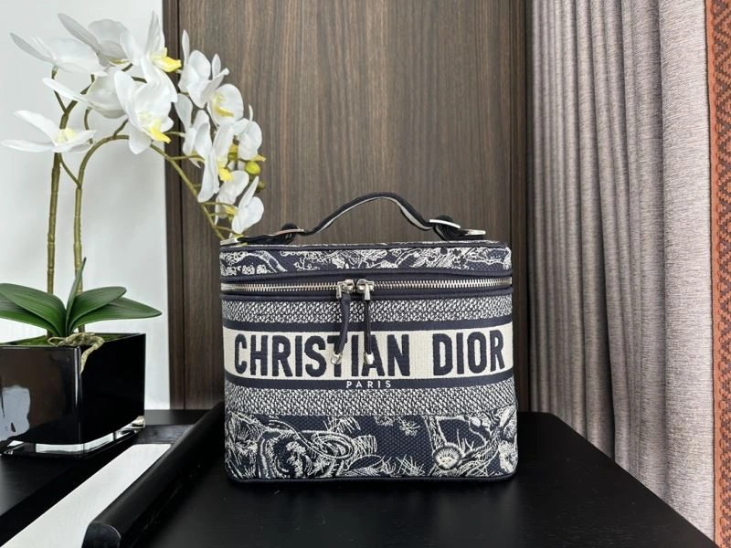 Elegant Christian Dior Cosmetic Bags 71234