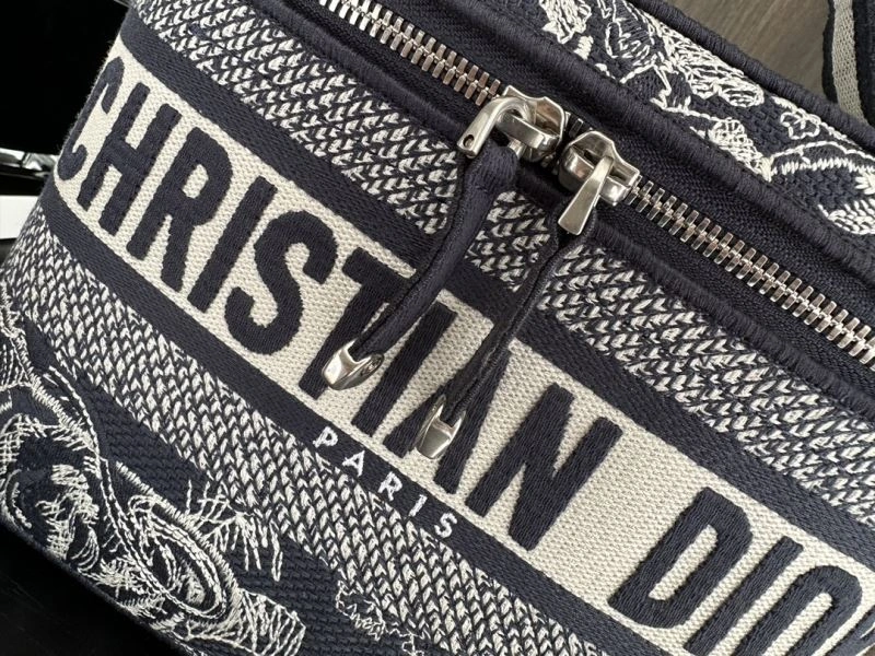 Elegant Christian Dior Cosmetic Bags 71234