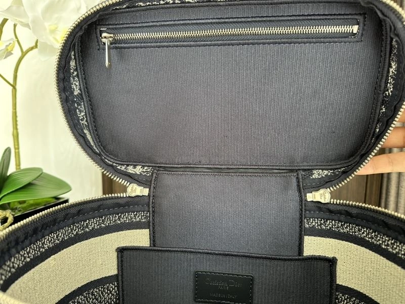 Elegant Christian Dior Cosmetic Bags 71234