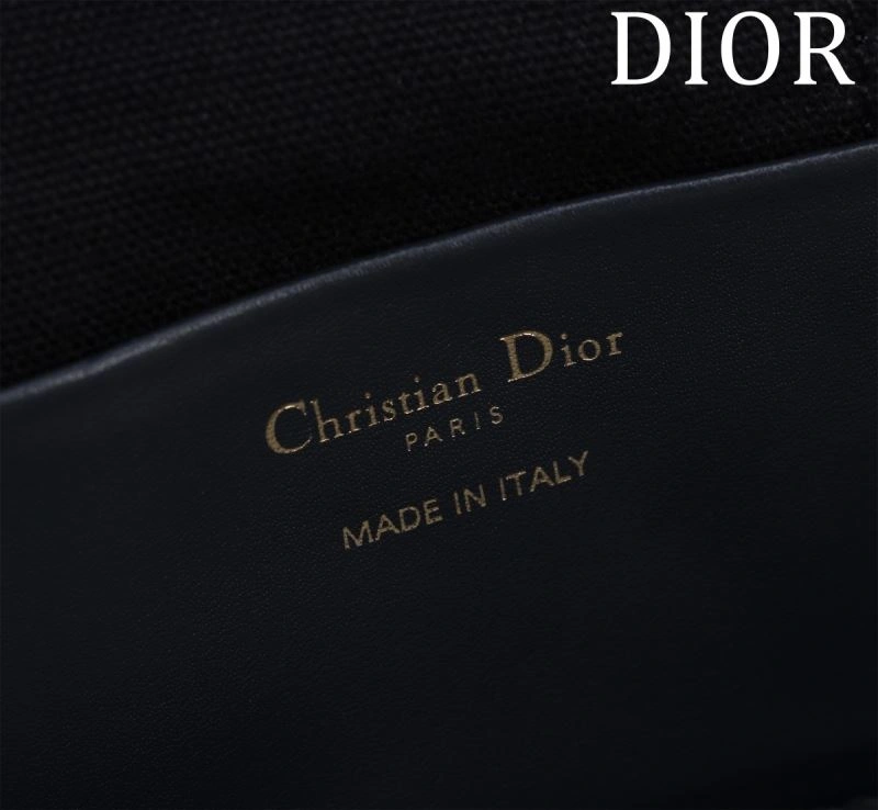 Seasonal Christian Dior Cosmetic Bags 71248