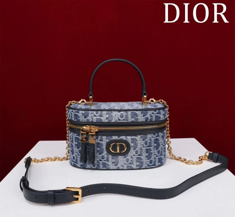 Effortless Christian Dior Cosmetic Bags 71173